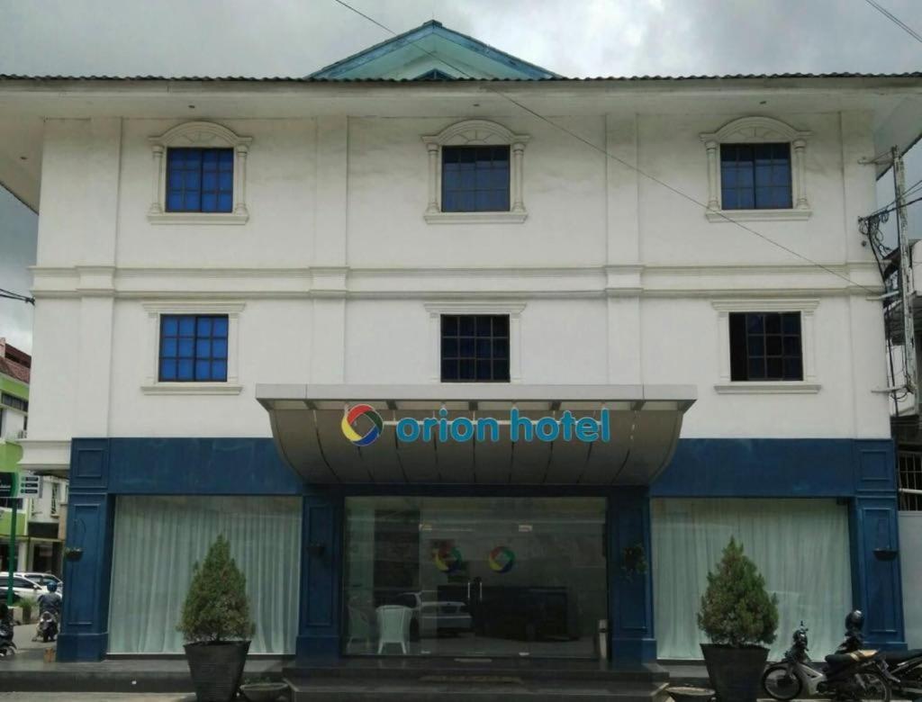 Orion Hotel Batam Exteriör bild